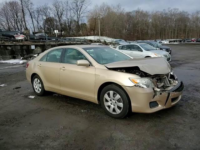 2011 Toyota Camry - Image 11