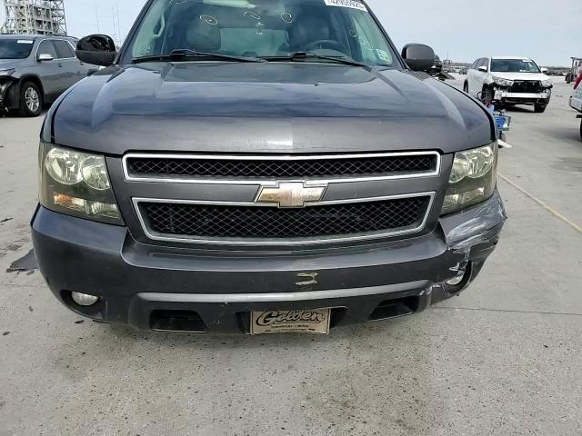 2010 Chevrolet Suburban - Image 11