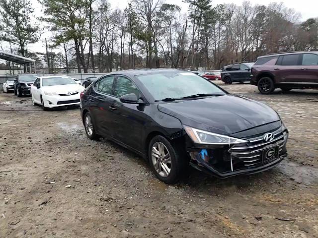 2020 Hyundai Elantra - Image 13