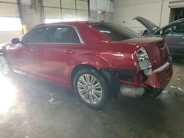 2013 Chrysler 300 - Image 13