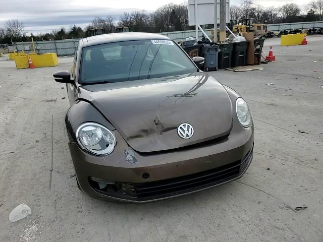 2012 Volkswagen Beetle - Image 11