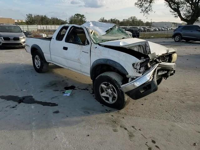 2004 Toyota Tacoma - Image 11