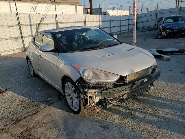 2013 Hyundai Veloster - Image 11