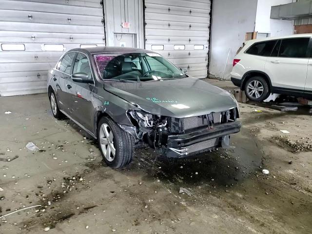 2015 Volkswagen Passat - Image 10