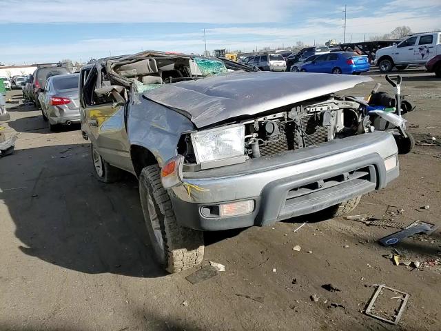 2002 Toyota 4Runner - Image 12