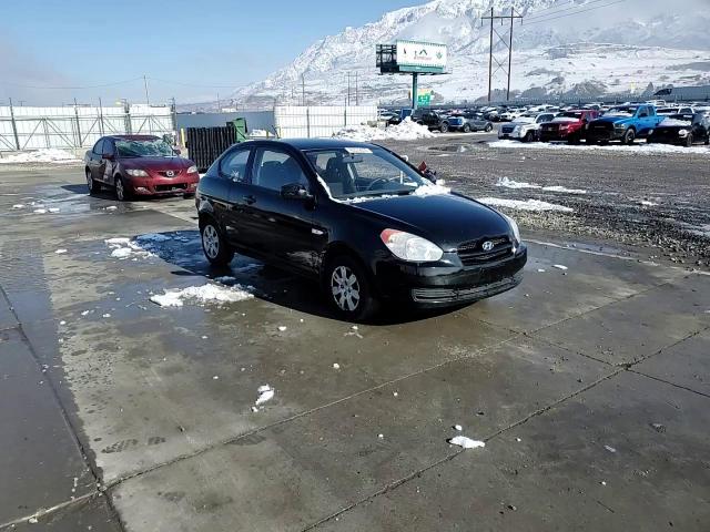 2011 Hyundai Accent - Image 11