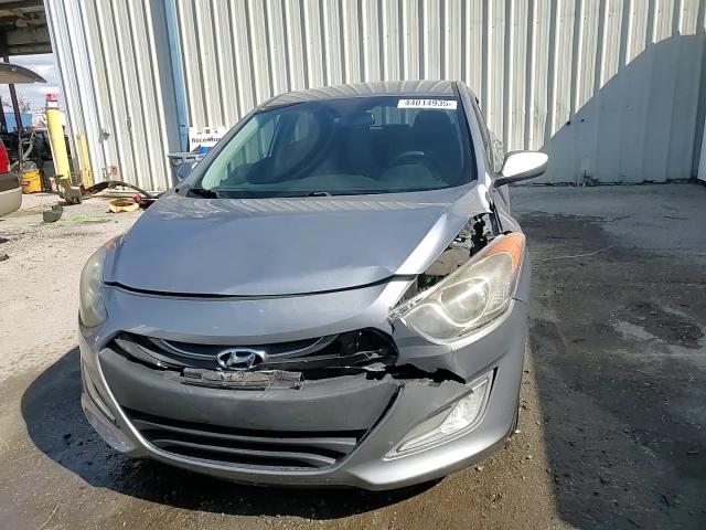 2013 Hyundai Elantra - Image 14