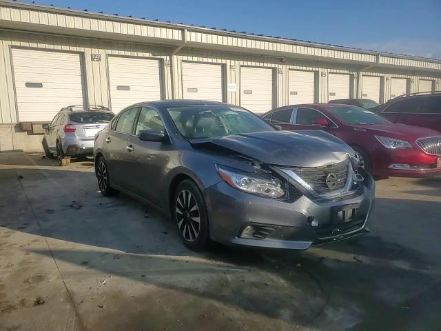 2018 Nissan Altima - Image 11