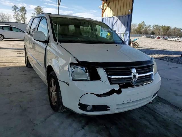 2010 Dodge Caravan - Image 11
