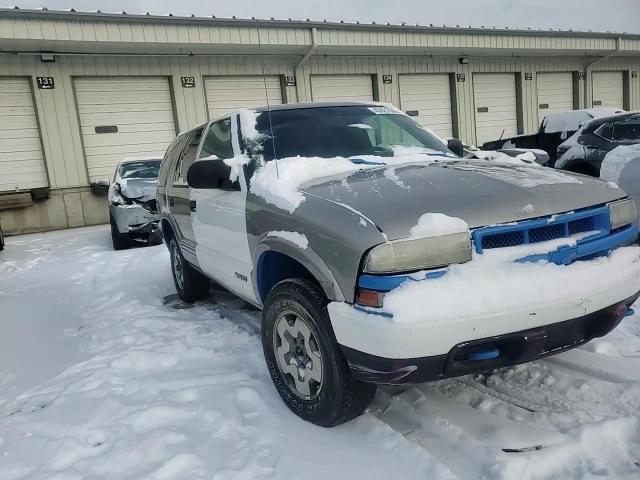 2003 Chevrolet Blazer - Image 11