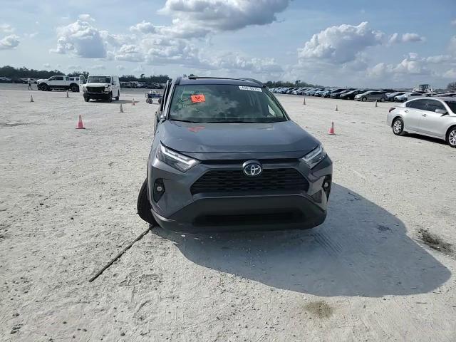 2022 Toyota RAV 4 - Image 12