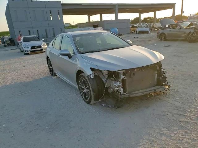 2018 Toyota Camry - Image 11