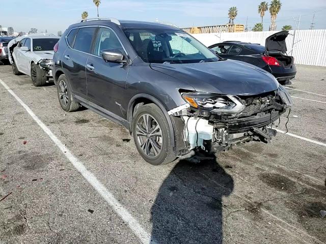 2017 Nissan Rogue - Image 12