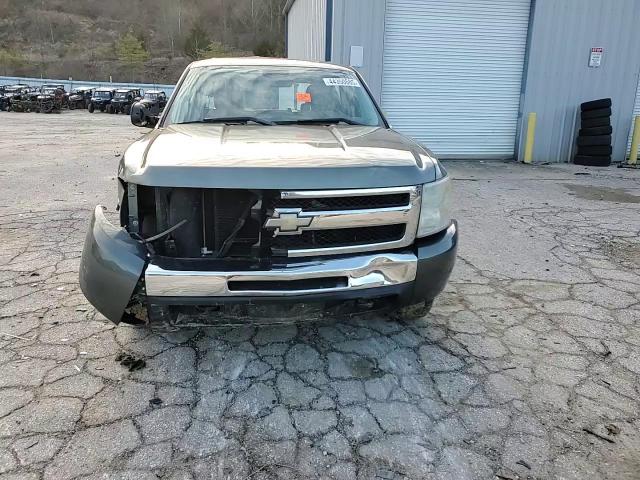 2011 Chevrolet Silverado - Image 11