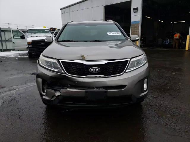 2015 Kia Sorento - Image 14