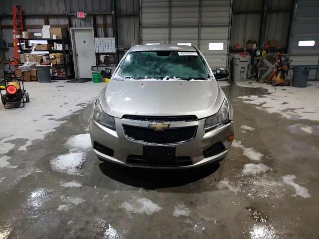 2013 Chevrolet Cruze - Image 10