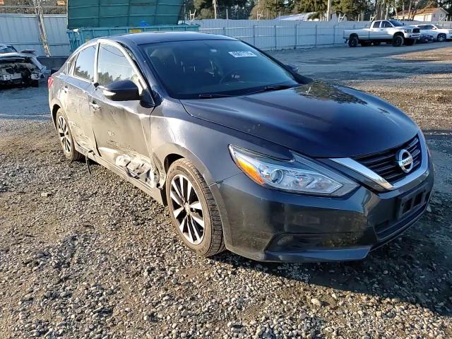 2018 Nissan Altima - Image 11