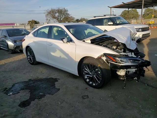 2024 Lexus ES - Image 11