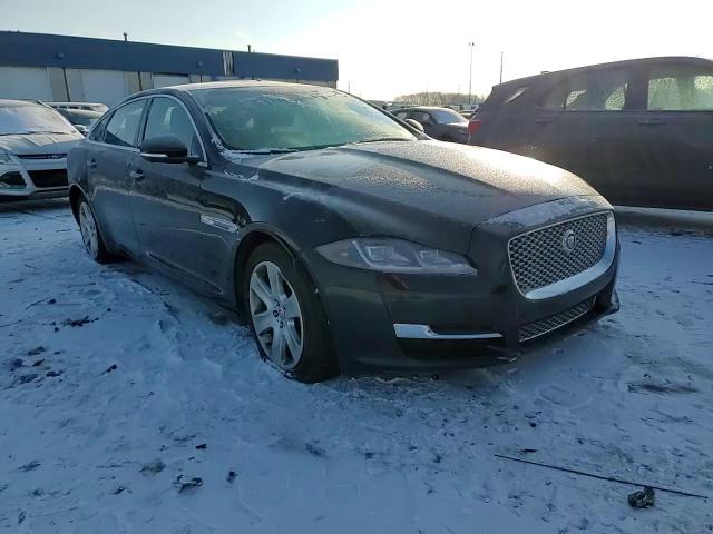 2017 Jaguar XJ - Image 10