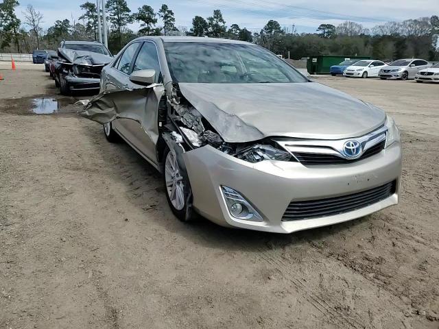 2014 Toyota Camry - Image 10
