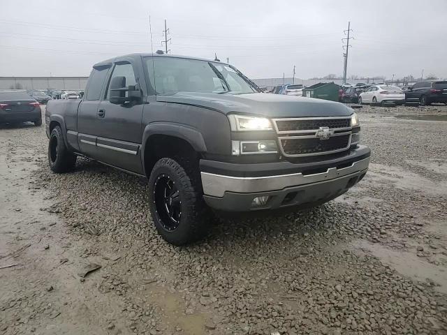 2005 Chevrolet Silverado - Image 10