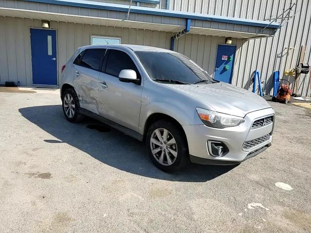 2015 Mitsubishi Outlander - Image 14