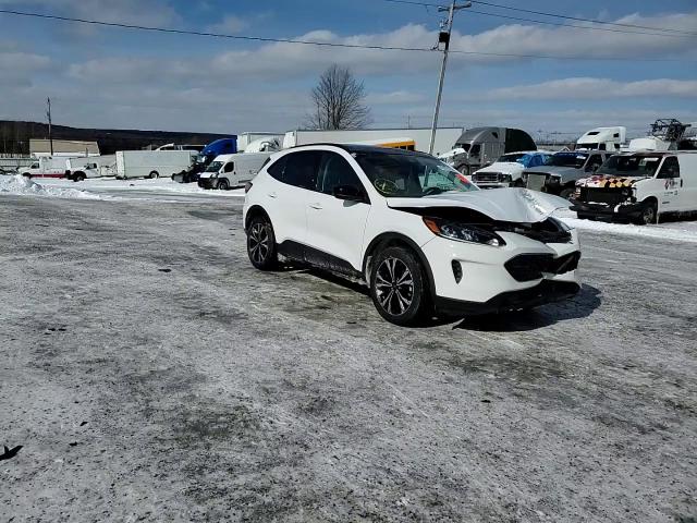 2022 Ford Escape - Image 12