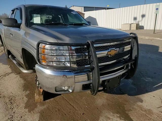 2013 Chevrolet Silverado - Image 14