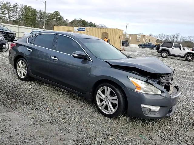2013 Nissan Altima - Image 13