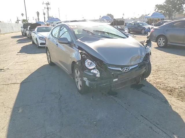 2013 Hyundai Elantra - Image 11