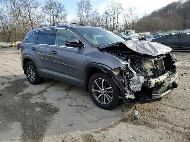 2019 Toyota Highlander - Image 11