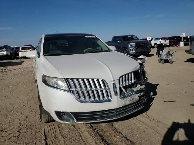 2010 Lincoln MKT - Image 12