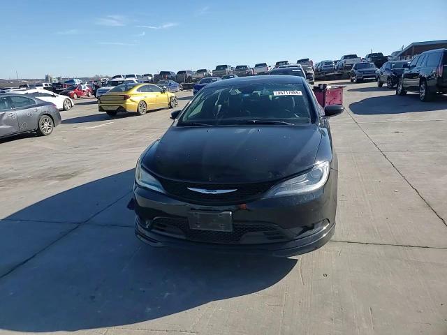 2016 Chrysler 200 - Image 11