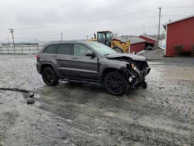 2018 Jeep Grand Cherokee - Image 15
