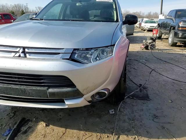 2015 Mitsubishi Outlander - Image 13