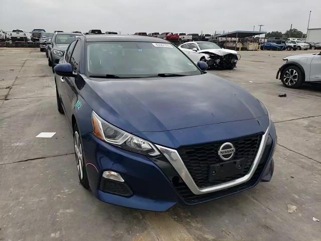 2019 Nissan Altima - Image 10