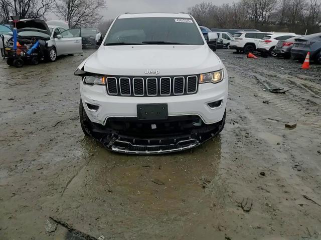 2017 Jeep Grand Cherokee - Image 11