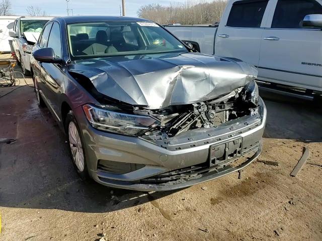 2019 Volkswagen Jetta - Image 13
