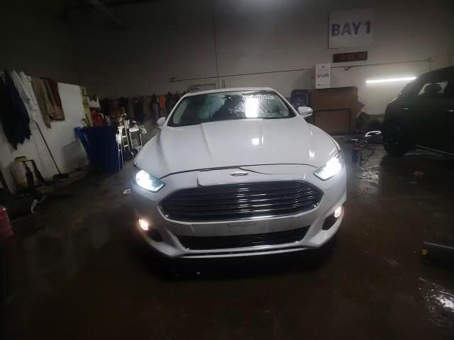 2016 Ford Fusion - Image 13