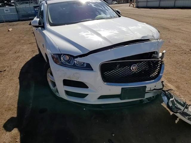 2017 Jaguar F-Pace - Image 11