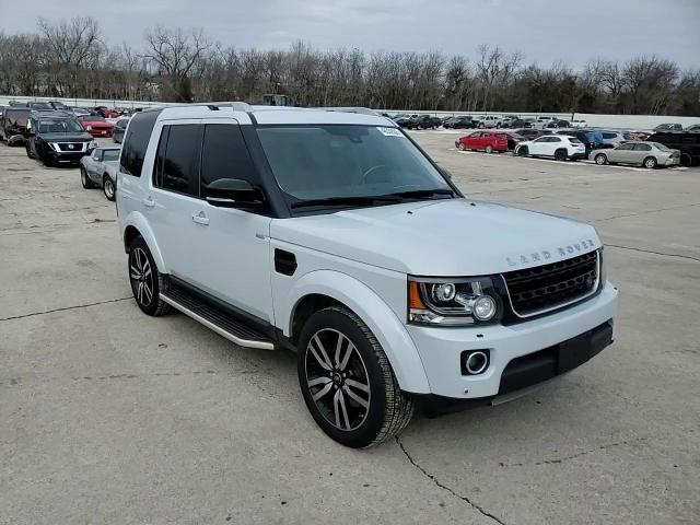 2016 Land Rover LR4 - Image 12