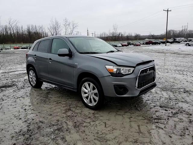2015 Mitsubishi Outlander - Image 14