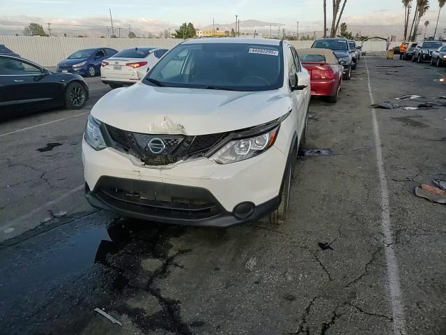 2018 Nissan Rogue - Image 11