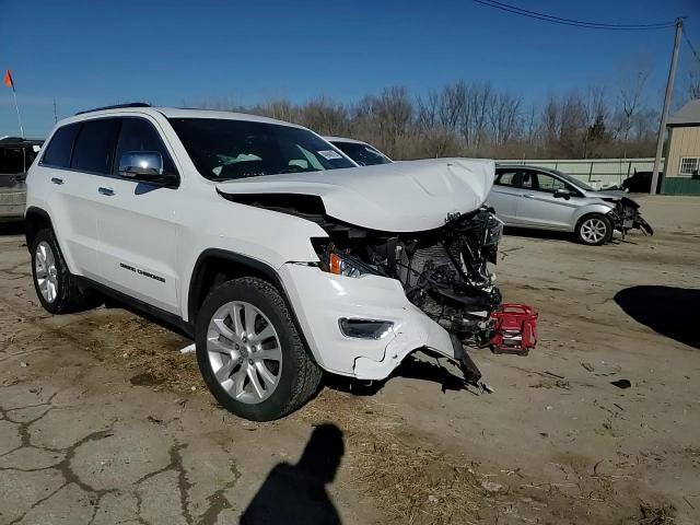 2017 Jeep Grand Cherokee - Image 11