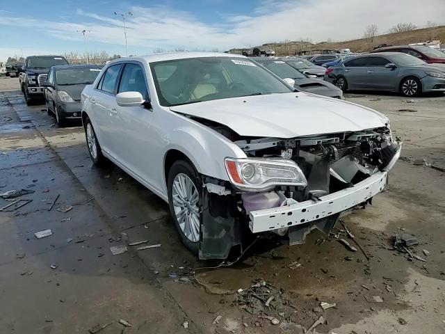 2014 Chrysler 300 - Image 14