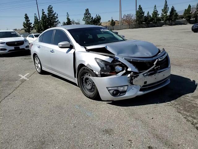 2015 Nissan Altima - Image 11
