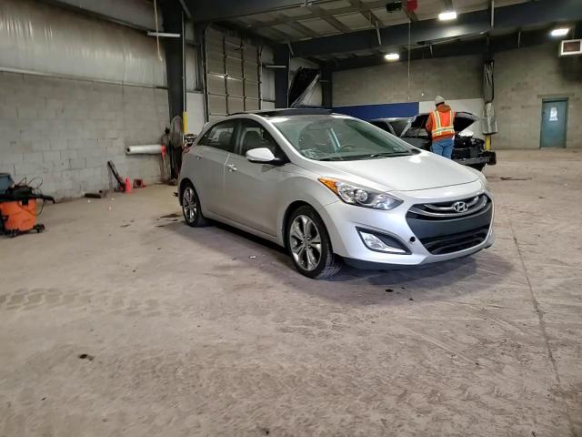 2013 Hyundai Elantra - Image 13