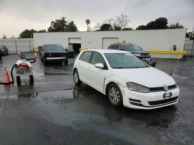 2017 Volkswagen Golf - Image 11