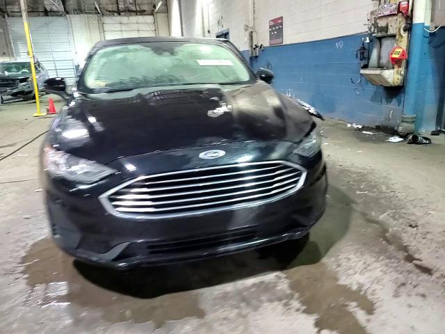 2019 Ford Fusion - Image 13