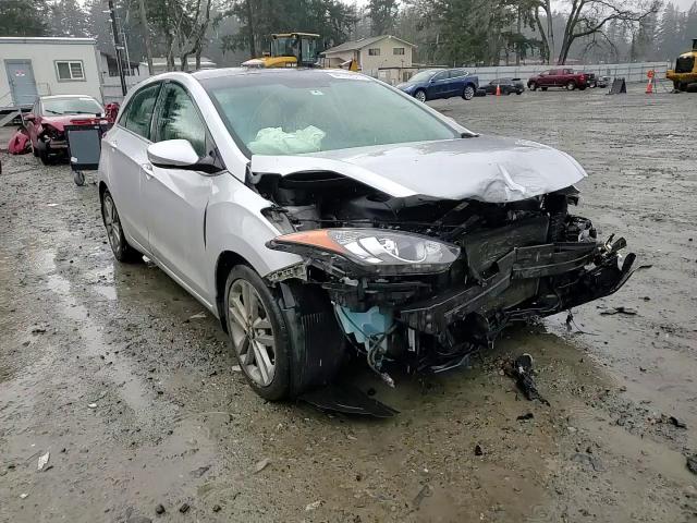 2016 Hyundai Elantra - Image 11
